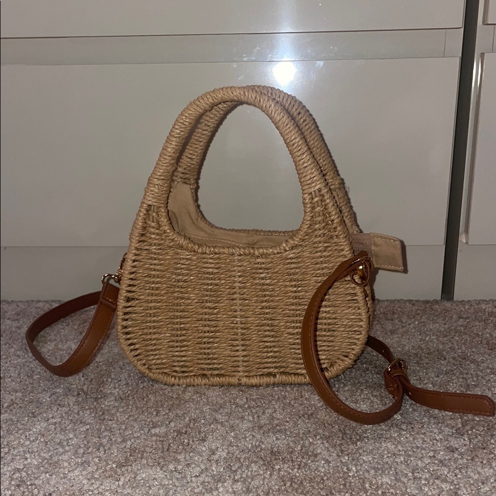 Stylish Tan Woven Handbag